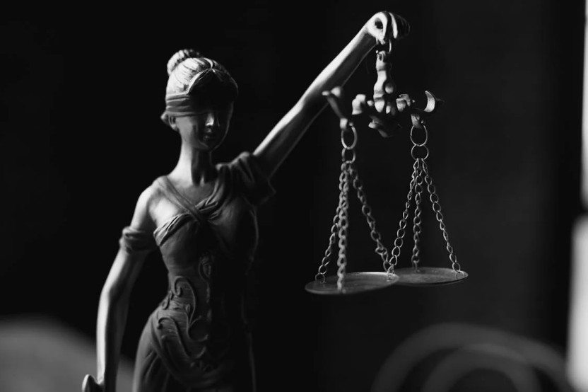 A closeup of Lady of Justice statue