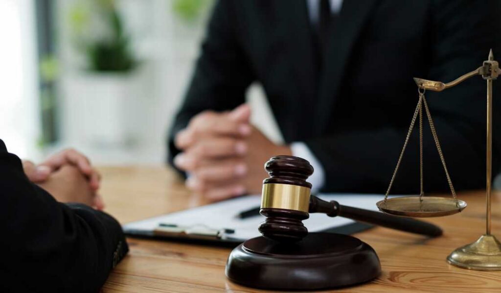 Navigating U.S. Immigration: Why Working with Immigration Lawyers in Kansas City Matters